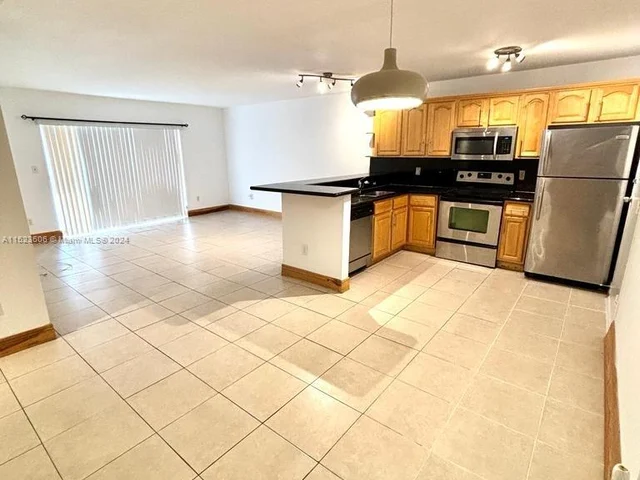 7473 SW 82nd St # A112, Miami FL 33143