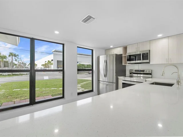 700 NE 23rd Ave # 1, Pompano Beach FL 33062