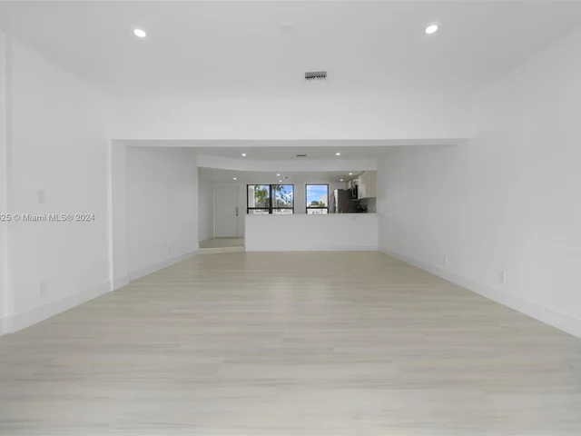 700 NE 23rd Ave # 1, Pompano Beach FL 33062