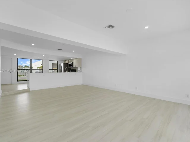 700 NE 23rd Ave # 1, Pompano Beach FL 33062