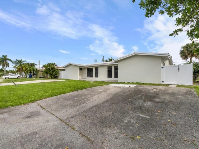 700 NE 23rd Ave # 1, Pompano Beach FL 33062