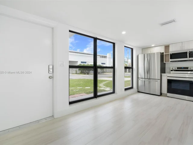 700 NE 23rd Ave # 1, Pompano Beach FL 33062