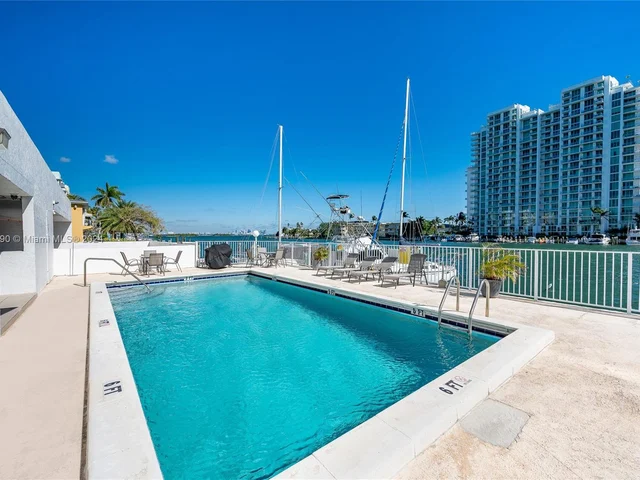 7933 West Dr # 1026, North Bay Village FL 33141