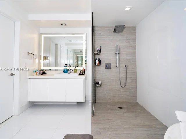 330 Sunny Isles Blvd # 1502, Sunny Isles Beach FL 33160