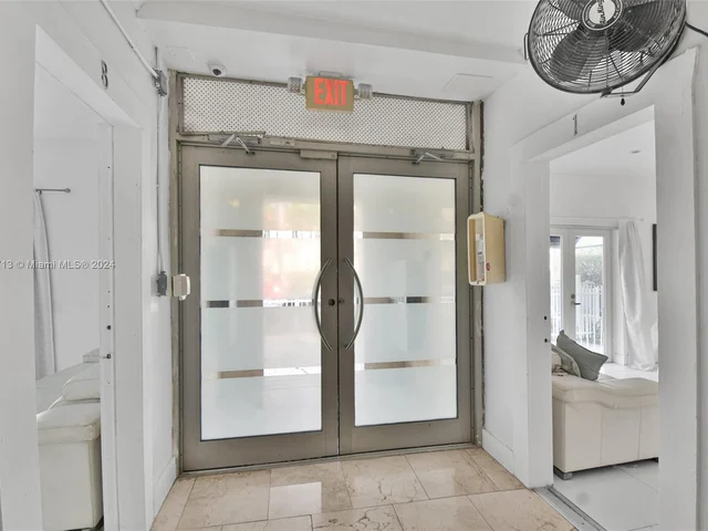 612 15th St # 9, Miami Beach FL 33139