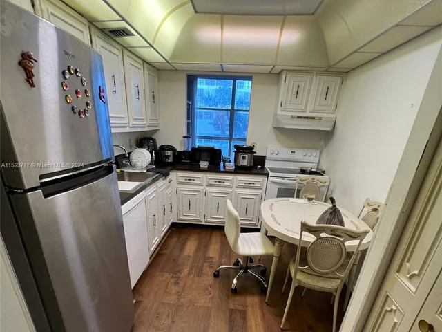 501 Three Islands Blvd # 410, Hallandale Beach FL 33009