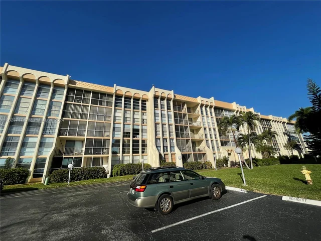 501 Three Islands Blvd # 410, Hallandale Beach FL 33009