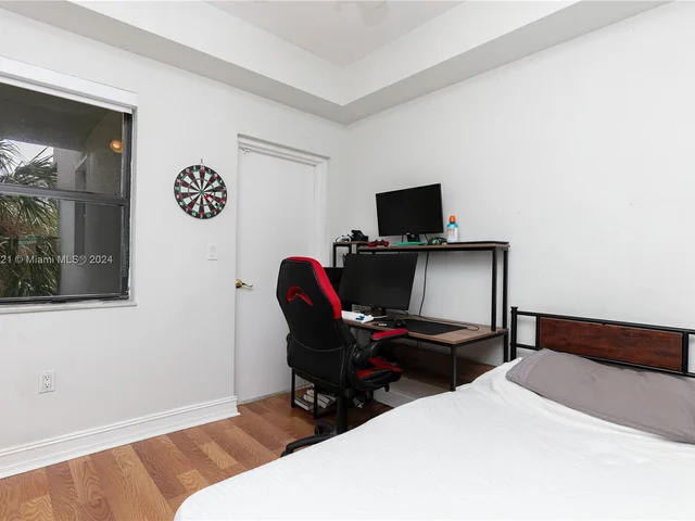 401 Poinciana Dr # 1225, Sunny Isles Beach FL 33160