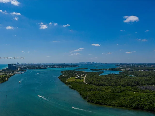 401 Poinciana Dr # 1225, Sunny Isles Beach FL 33160