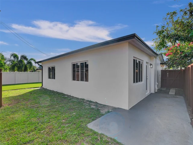 509 NE 28th St, Wilton Manors FL 33334