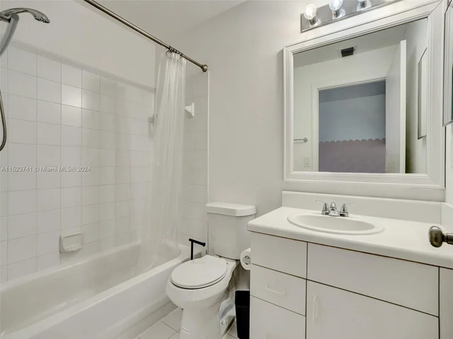 912 Sevilla Cir, Weston FL 33326