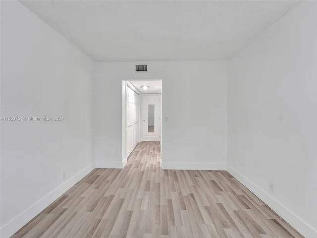 9440 Live Oak Pl # 401, Davie FL 33324