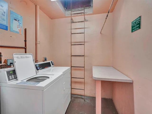 9440 Live Oak Pl # 401, Davie FL 33324