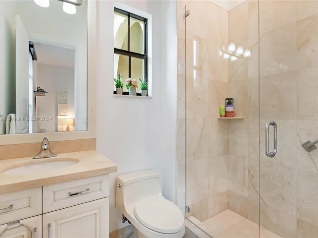 17662 Cadena Dr, Boca Raton FL 33496