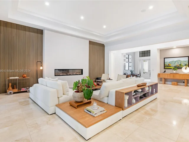 17662 Cadena Dr, Boca Raton FL 33496