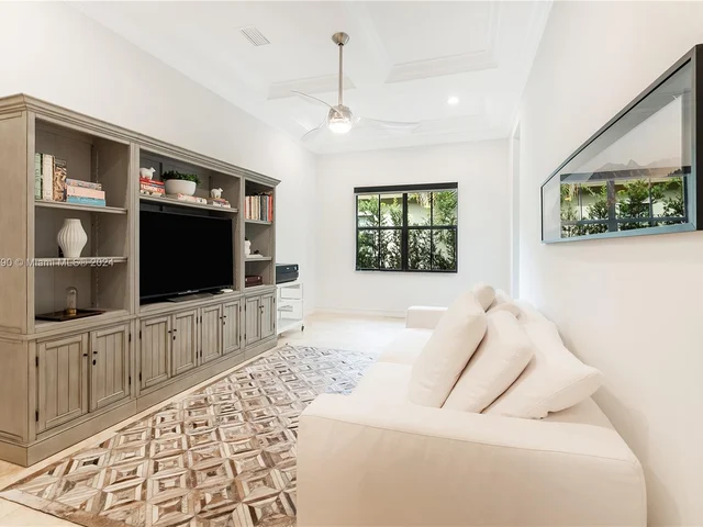 17662 Cadena Dr, Boca Raton FL 33496