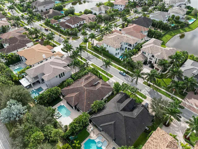 17662 Cadena Dr, Boca Raton FL 33496