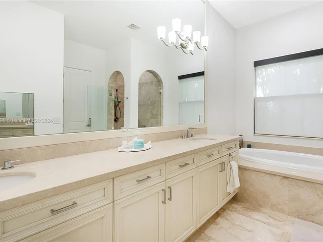 17662 Cadena Dr, Boca Raton FL 33496