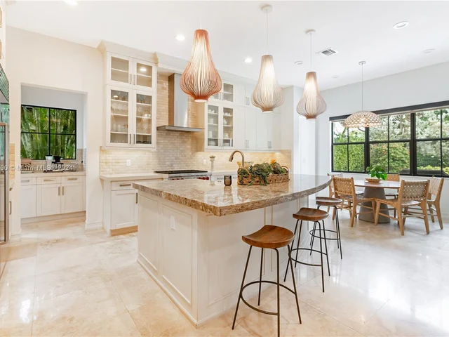 17662 Cadena Dr, Boca Raton FL 33496