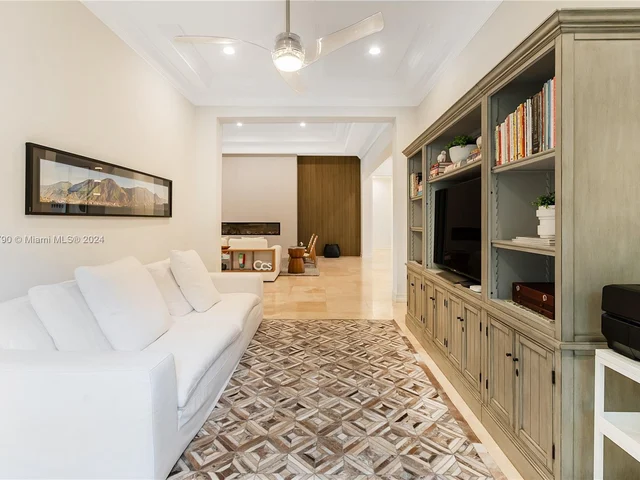 17662 Cadena Dr, Boca Raton FL 33496