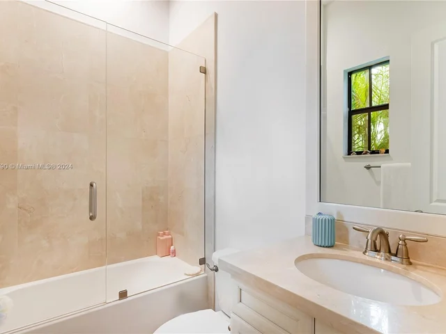 17662 Cadena Dr, Boca Raton FL 33496