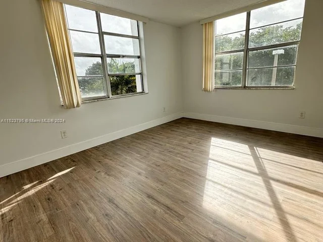 492 NW 165th Street Rd # C415, Miami FL 33169