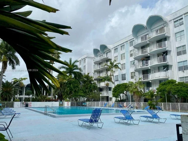 492 NW 165th Street Rd # C415, Miami FL 33169