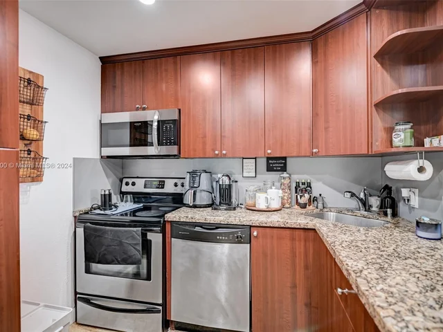 1455 N Treasure Dr # F, North Bay Village FL 33141