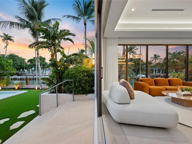 1200 NE 87th St, Miami FL 33138