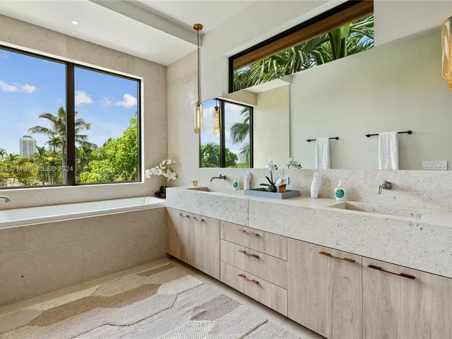 1200 NE 87th St, Miami FL 33138