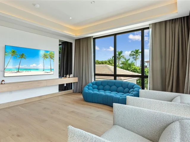 1200 NE 87th St, Miami FL 33138