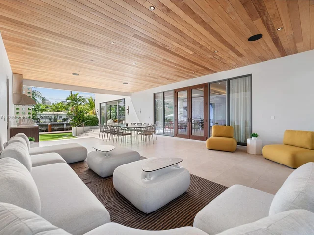 1200 NE 87th St, Miami FL 33138