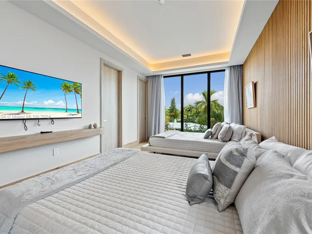 1200 NE 87th St, Miami FL 33138