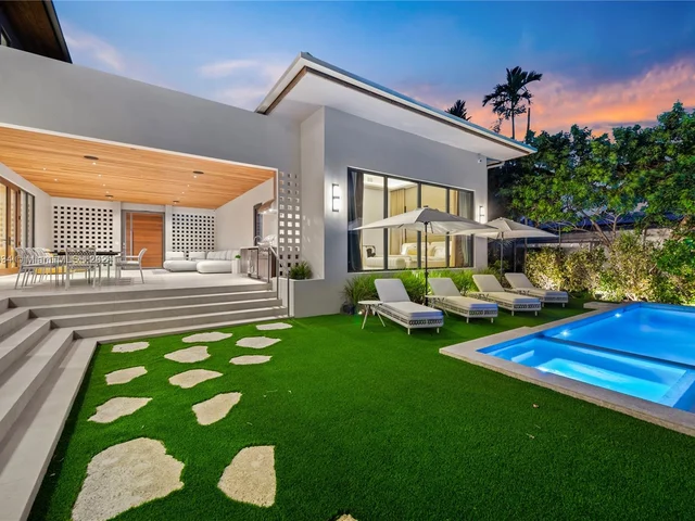 1200 NE 87th St, Miami FL 33138