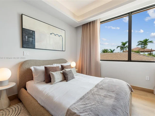 1200 NE 87th St, Miami FL 33138