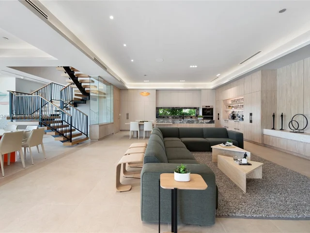 1200 NE 87th St, Miami FL 33138