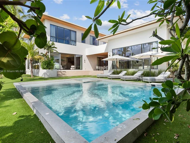 1200 NE 87th St, Miami FL 33138