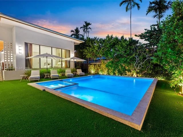 1200 NE 87th St, Miami FL 33138