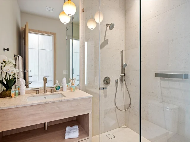 1200 NE 87th St, Miami FL 33138