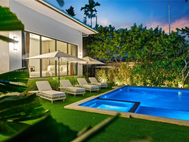 1200 NE 87th St, Miami FL 33138