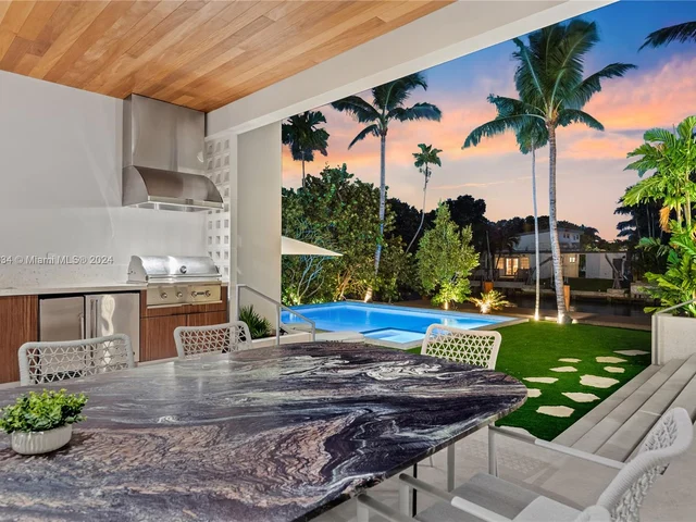 1200 NE 87th St, Miami FL 33138