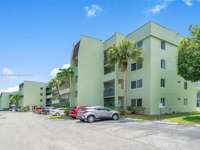 1638 Embassy Dr # 202, West Palm Beach FL 33401