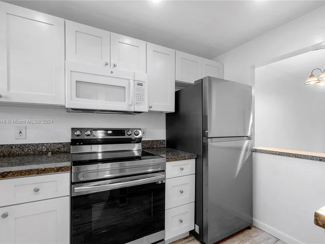 1638 Embassy Dr # 202, West Palm Beach FL 33401