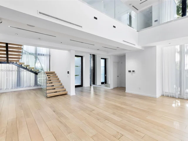 3300 Chase Ave, Miami Beach FL 33140