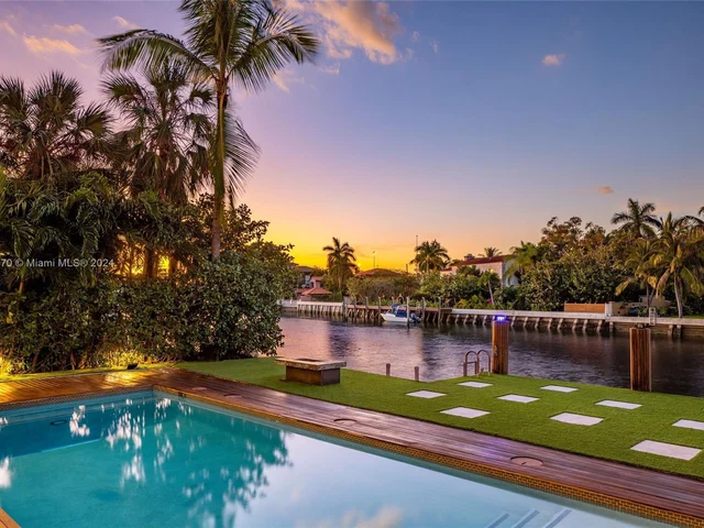 3300 Chase Ave, Miami Beach FL 33140