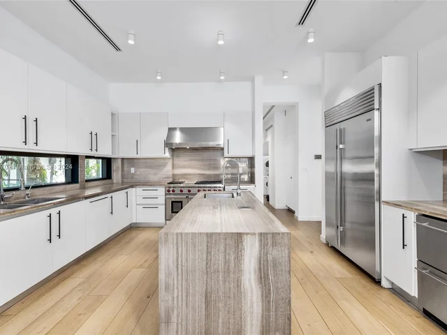 3300 Chase Ave, Miami Beach FL 33140