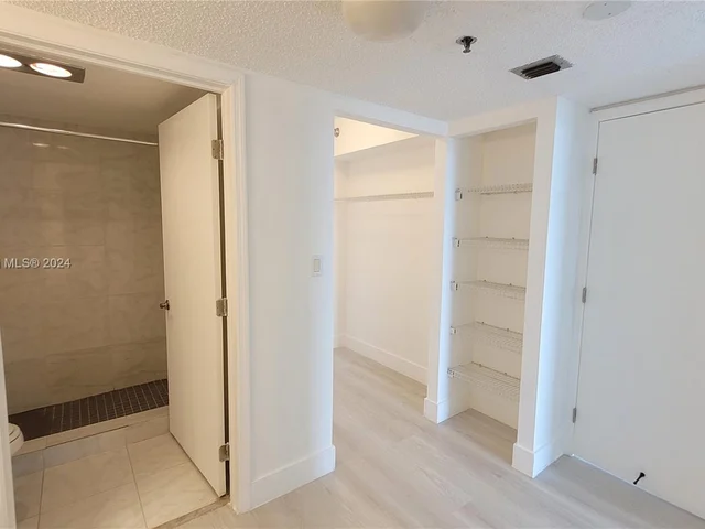 20515 E Country Club Dr # 1249, Aventura FL 33180