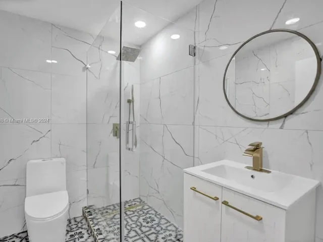 725 Harrison St, Hollywood FL 33019