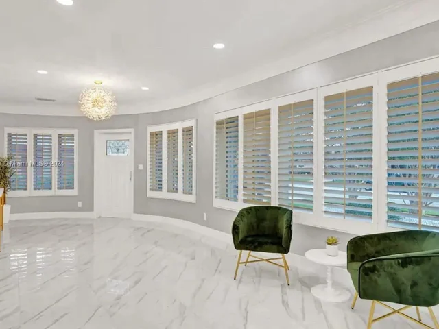 725 Harrison St, Hollywood FL 33019