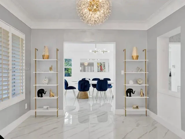 725 Harrison St, Hollywood FL 33019